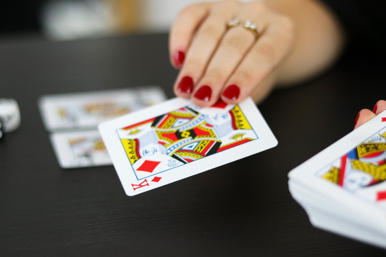 Kinh nghiệm bluff poker 5 lá - Khéo léo và Nghệ thuật Của Sự Lừa Dối